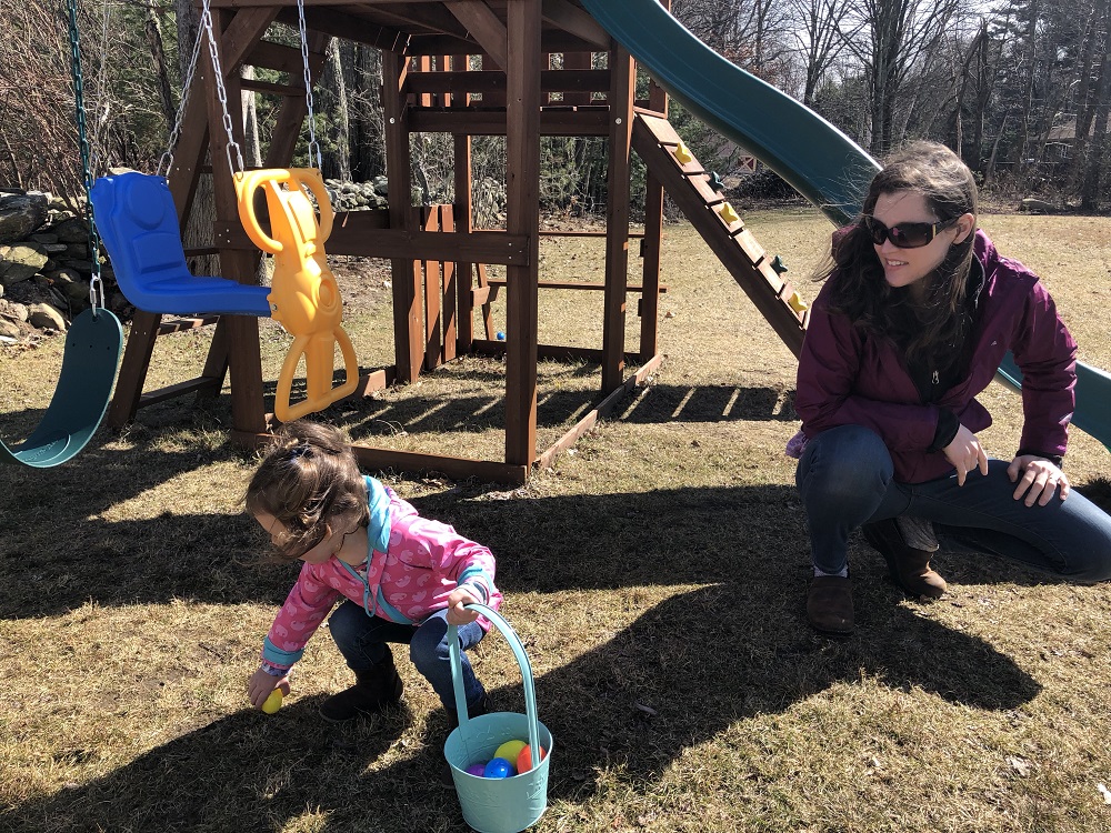 24 weeks pregnant easter egg hunt
