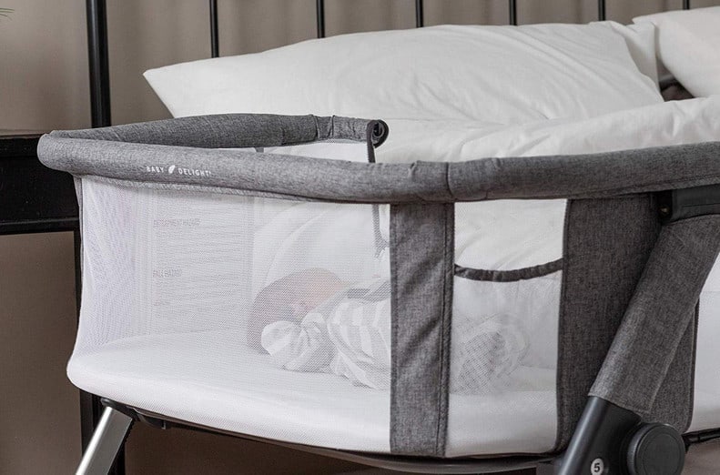 Baby Delight Beside Me Dreamer Bassinet &amp; Bedside Sleeper