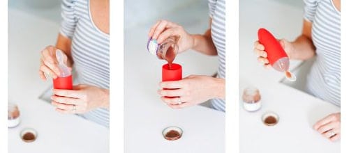 filling up a boon squirt baby spoon