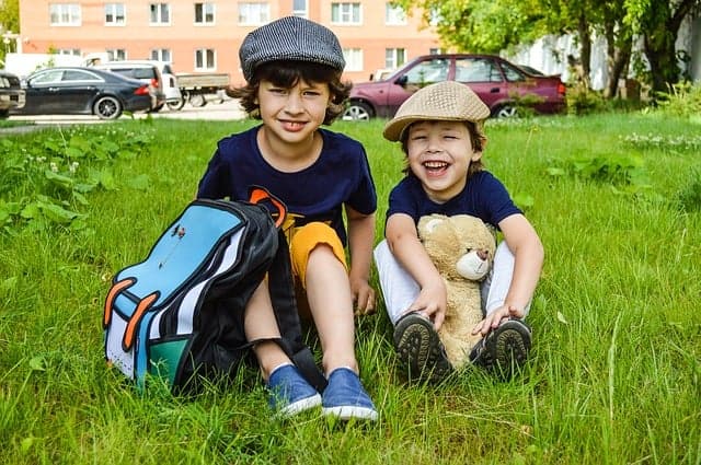 kids-backpack-boys-bear-lawn-baby-  best kids luggage
