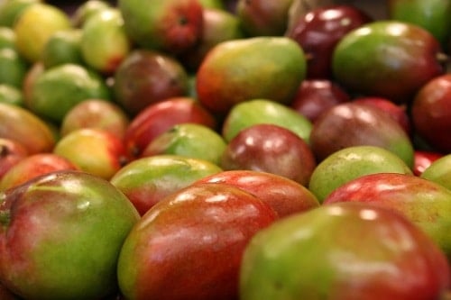 bunch of apple mango