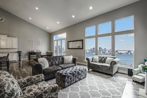 Livingroom with the nice view outside