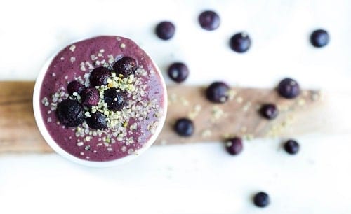 bunsh of blueberries