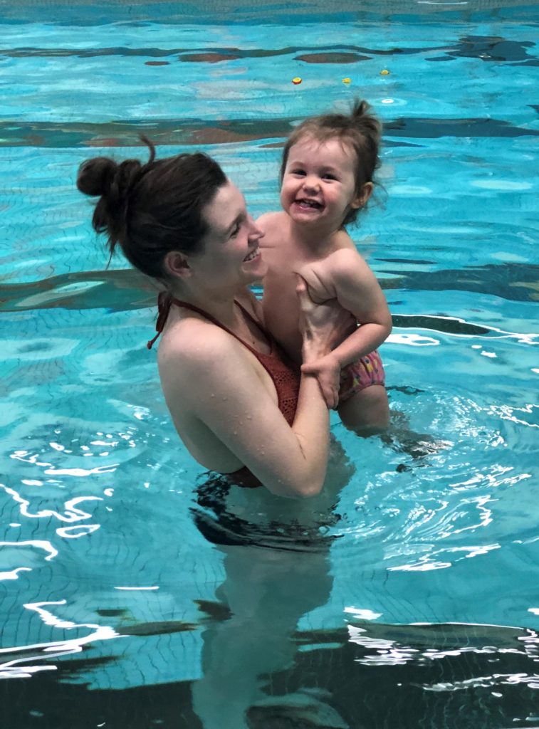 16 weeks pregnant swimming
