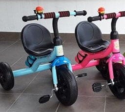 blue and pink trike