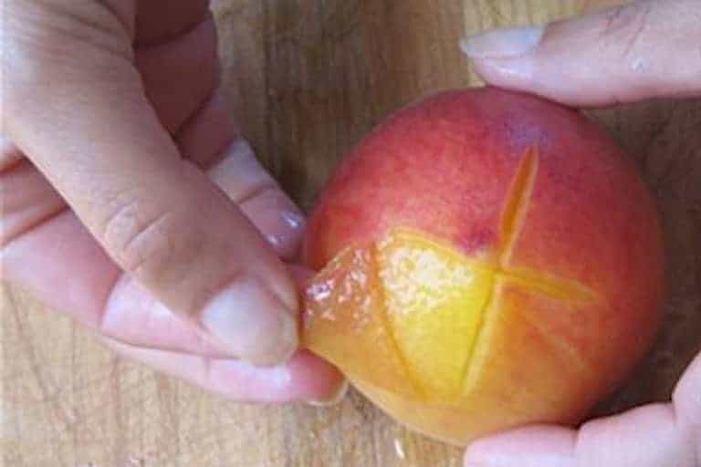 Quickly and easily peel peach for baby food